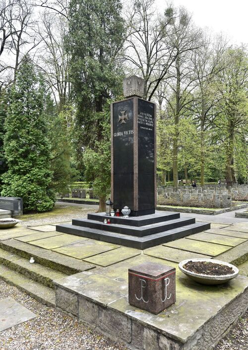 Pomnik „Gloria Victis” (fot.  Wikipedia/Adrian Grycuk/CC BY-SA 3.0 pl)