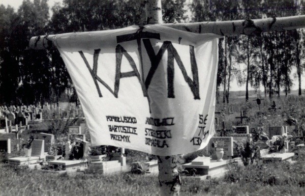 Płótno z katyńskiego krzyża