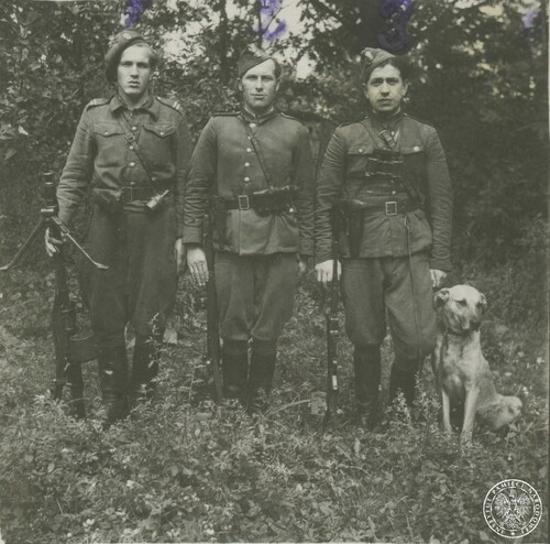 Bronisław Gniazdowski ps. „Mazur” (pierwszy od lewej), ok. 1948 r. (Ze zbiorów AIPN)