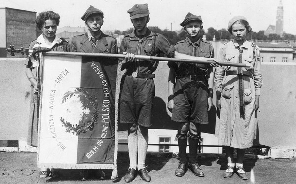 Dzieje harcerstwa na obczyźnie w latach 1912-1990. Szkic do tematu