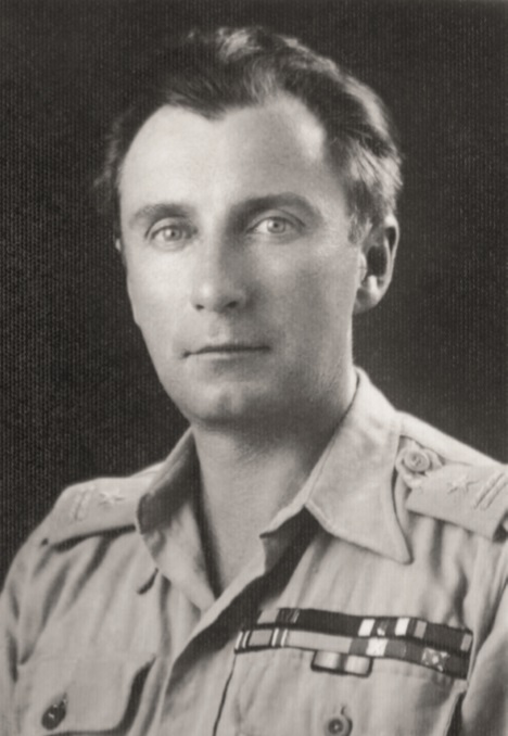 Na fotografii portretowej w mundurze mjr Mieczysław Baczkowski – dowódca 17. Lwowskiego Batalionu Strzelców, 1944 r.