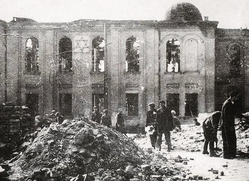 Zdjęcie zniszczonego budynku Wielkiej Synagogi w Białymstoku