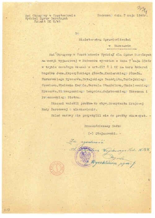 Obraz dokumentu - pisma majora Kazimierza Stojanowskiego w sprawie 12 skazanych na śmierć żołnierzy Konspiracyjnego Wojska Polskiego, informującego, że w ocenie sędziów, w tym Stojanowskiego, skazani nie zasługują na prawo łaski. Pismo datowane na 7 maja 1946 roku.