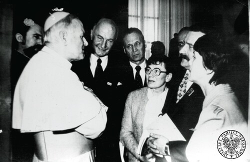 Delegacja Solidarności u papieża Jana Pawła II; od prawej Danuta Wałęsa, Lech Wałęsa, Anna Walentynowicz, Władysław Siła-Nowicki; Watykan, 15 stycznia 1981 r. Fot. z zasobu IPN