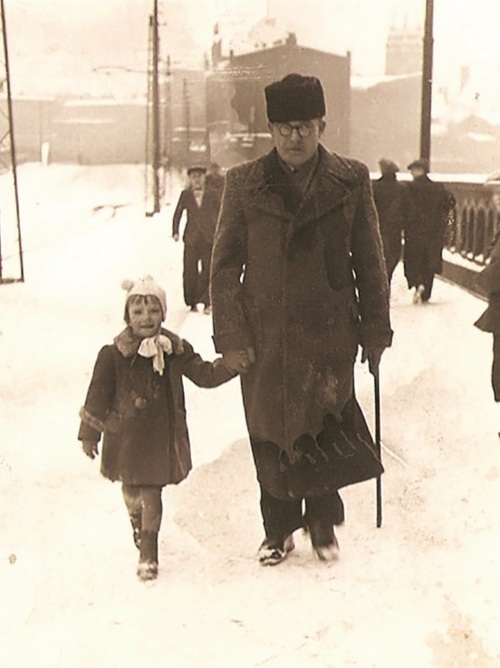 Jerzy Waletko z córką Wandą, Chorzów 1937 r.  Fot. ze zbiorów Ryszarda Ślusarskiego  i Katarzyny Kaczmarek