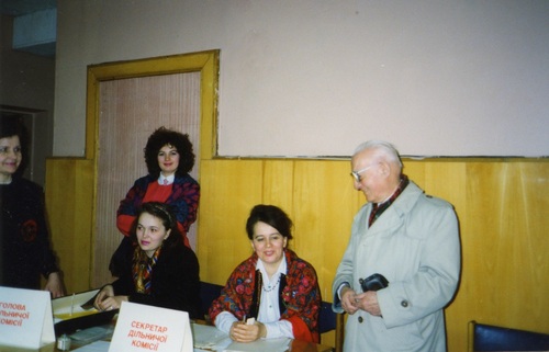 Marian Gołębiewski jako obserwator podczas wyborów w Ukrainie z 1994 r. Fot. ze zbiorów prywatnych Tomasza Gołębiewskiego