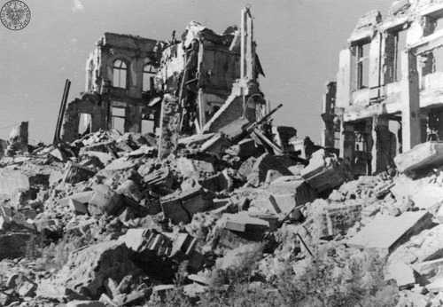 Ruiny domów w okolicach Arsenału w 1946 r.