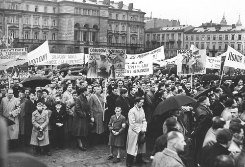 Anti-war protest in Warsaw, May, 1939. Photo from the National Digital Archives