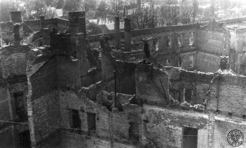 Ruiny przy ul. Czerniakowskiej w Warszawie, 1945 r. Fot. ze zbiorów AIPN