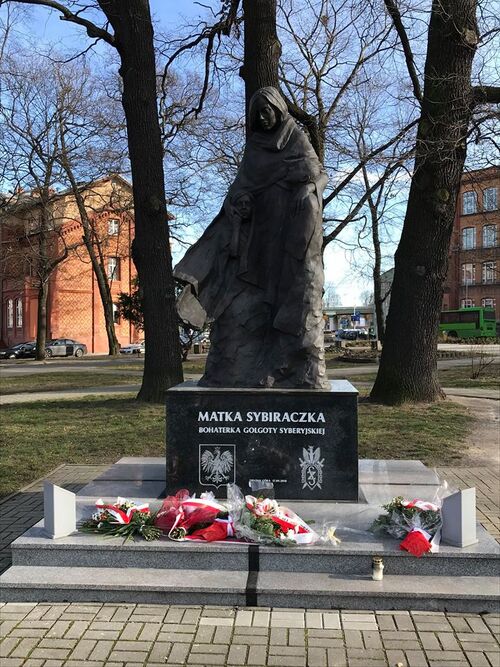 Pomnik Matki Sybiraczki w Zielonej Górze. Fot. IPN