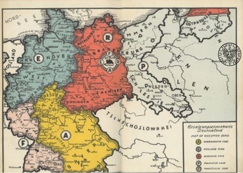 Mapa stref okupacyjnych na ustalonym po II wojnie światowej terytorium Niemiec. Na mapie zaznaczone są strefy okupacyjne: brytyjska (północny zachód, zachód i część centrum Niemiec), francuska (środkowo-zachodnia i południowo-zachodnia części Niemiec), amerykańska (południe i część centrum Niemiec) i rosyjska (cały wschód i, w mniejszym stopniu, centrum Niemiec). Na mapie widać też nowe, pojałtańskie granice Polski, w tym także podział dawnych niemieckich Prus Wschodnich z częścią (północną) rosyjską.