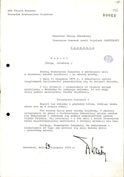 Raport Witolda Rozwensa skierowany do generała armii Wojciecha Jaruzelskiego, ministra obrony narodowej Polskiej Rzeczpospolitej Ludowej, zawierający prośbę o zwolnienie z zawodowej służby wojskowej, 23 sierpnia 1978 roku. Fotokopia.