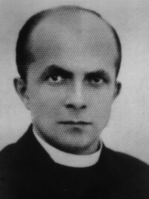 Ks. Jan Frenzel, zdjęcie portretowe mężczyzny w stroju duchownego