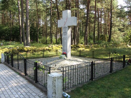 Pomnik w kształcie krzyża