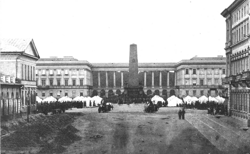 Martial law, 1861. Soldiers of the Russian Empire set camp at the Saxon Square in Warsaw, in front of the statue of loyalist officers killed on the November Night. Photo from the collections of the National Library