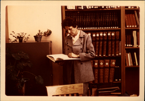 Anna Poray-Wybranowska w bibliotece Uniwersytetu w Montrealu. Fot. ze zbiorów AIPN
