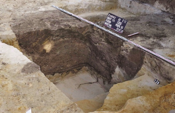 Obozy i więzienia sowieckie na ziemiach polskich w latach 1944–1945