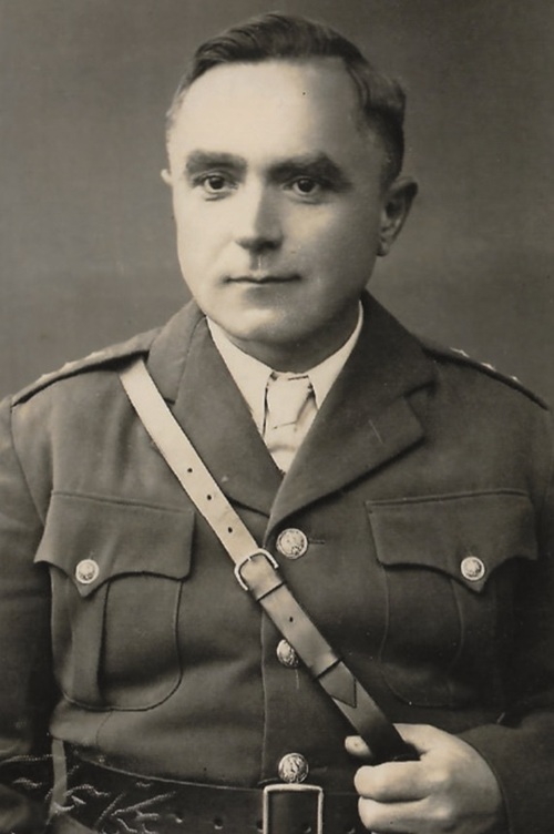Ks. Franciszek Tomasik w mundurze PSZ. Fot. ze zbiorów ks. Stanisława Wciślaka