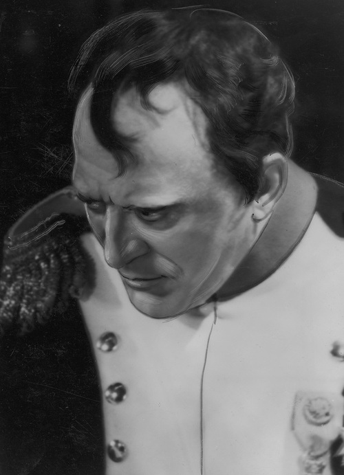Kazimierz Junosza-Stępowski jako Napoleon w jednej ze scen komedii „Madame Sans-Gene” Victoriena Sardou w Teatrze Letnim w Warszawie, 1939 r. Fot. z zasobu NAC