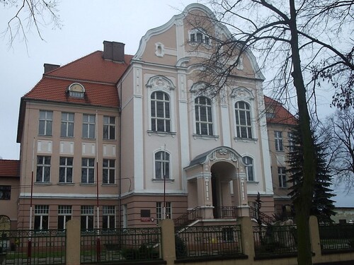 Budynek szkoły w Bojanowie