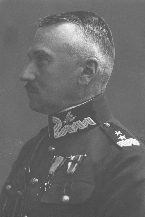 Fotografia portretowa gen. dyw. Stanisław Haller - szef Sztabu Głównego. Ze zbiorów NAC