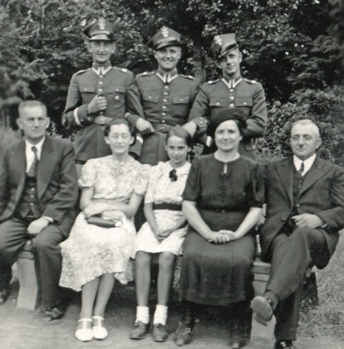 Franciszek Blachnicki, stoi pierwszy z lewej, w czasie służby wojskowej przed wojną