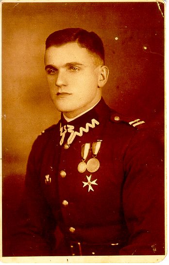 Zdjęcie portretowe kapitana Czesława Wszędybyła