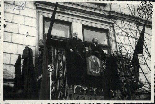 Zdjęcia z różnych uroczystości, manifestacji i pochodów odbywających się w Tarnowie w latach 1920-1939