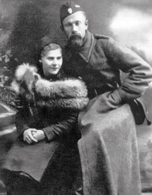 Taras Bulba-Borowec z żoną Anną Opoczeńską. Fot. www.ar25.org