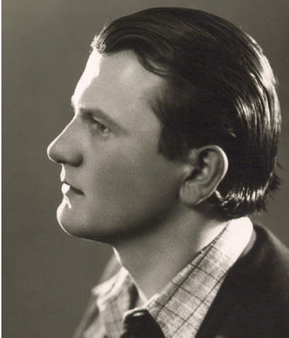 Karol Wojtyła. Zdjęcie z tableau zbiorowego Kawalera księżycowego Mariana Niżyńskiego