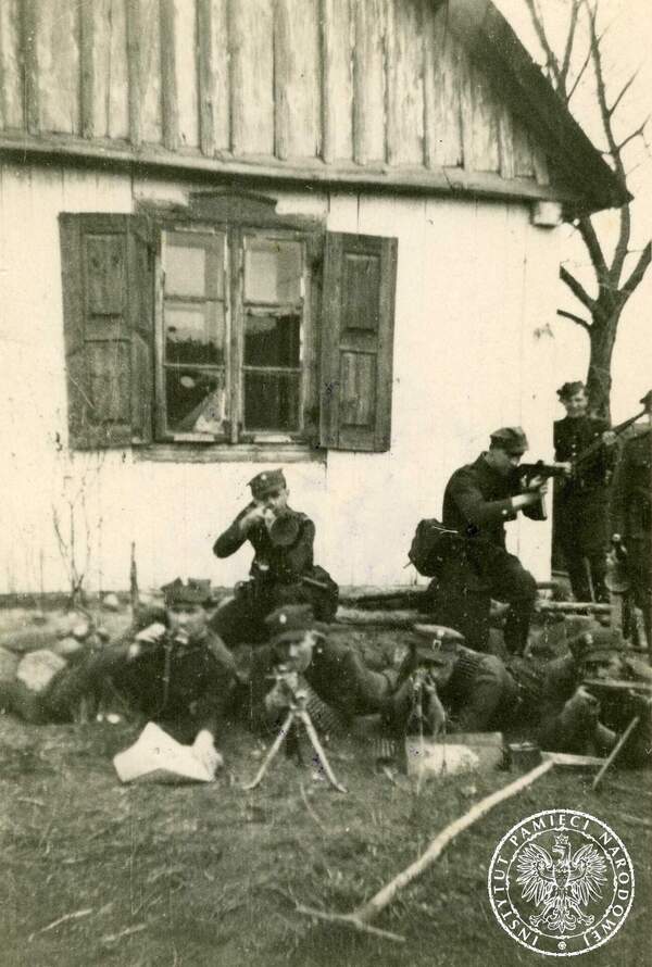 Zniszczone portrety. Akcja oddziału „Roja” z 3 listopada 1947 r.