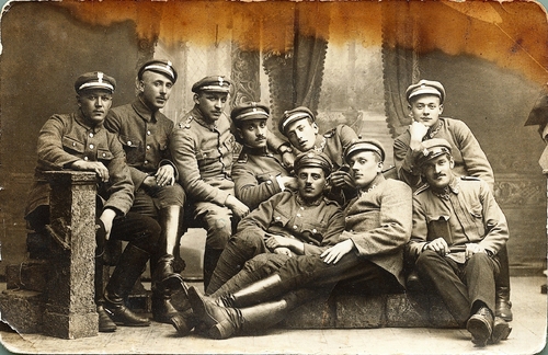 Andrzej Hałaciński jako legionista (w drugim rzędzie, trzeci od lewej)