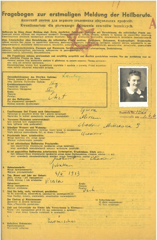 Kwestionariusz dla pierwszego zgłoszenia zawodów leczniczych dotyczący Miriam Spiry. Chodorów, 20 marca 1942 r. Fot. z zasobu AIPN