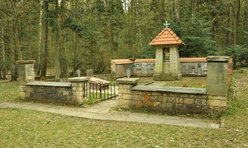 Wykus – kapliczka Matki Bożej Bolesnej. Fot. Marek Jedynak (IPN)