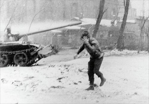 Czołg na terenie kopalni Wujek, 16 grudnia 1981 roku