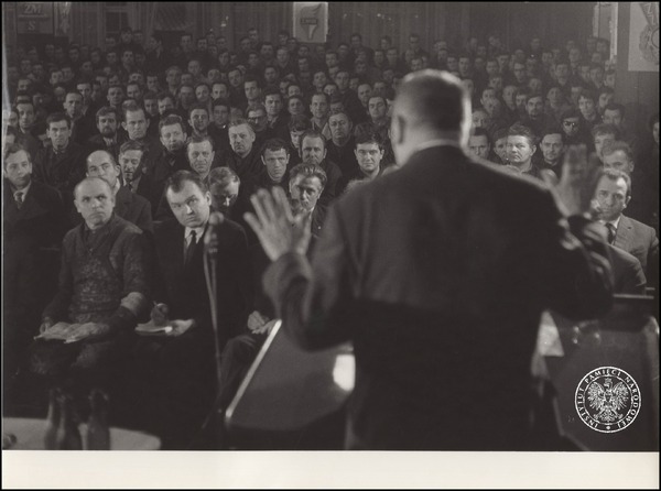 „Jak, pomożecie?”. Edward Gierek wobec szczecińskiego strajku z 1971 r.