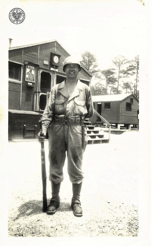 Członek Sokolstwa Polskiego w Ameryce Z. Gonglewski w mundurze US Army, czerwiec 1944 r. Fot. z zasobu AIPN