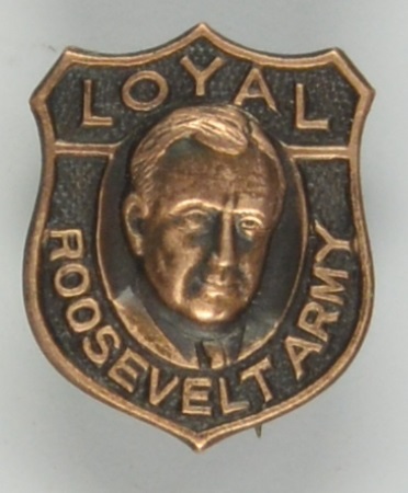 Przypinka Loyal Roosevelt Army, lata II wojny światowej. Z zasobu AIPN
