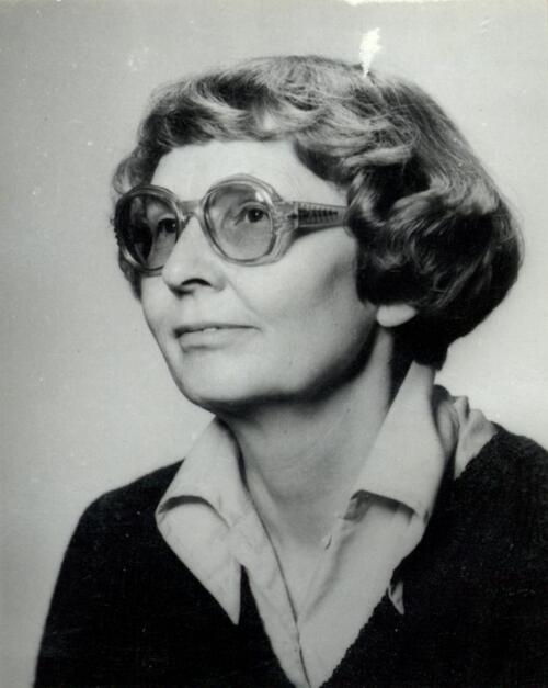 Izabella Trojanowska – fotografia z kwestionariusza paszportowego z 1987 r.