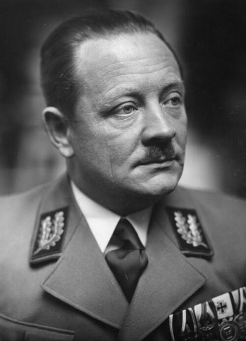 Erich Koch, gauleiter, nadprezydent Prus Wschodnich, odpowiedzialny za represyjną politykę ludnościową na terenie rejencji ciechanowskiej (fot. domena publiczna, Bundesarchiv)