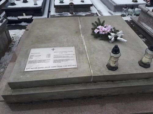 Grób rodziny Marciniaków na cmentarzu w Rogóźnie, 2024 r. Fot. M. Krzysztofik (IPN)