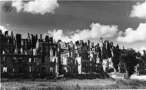 Ruiny Starego Miasta – panorama od strony Wisły – 1945 r. (fot. z zasobu AIPN)