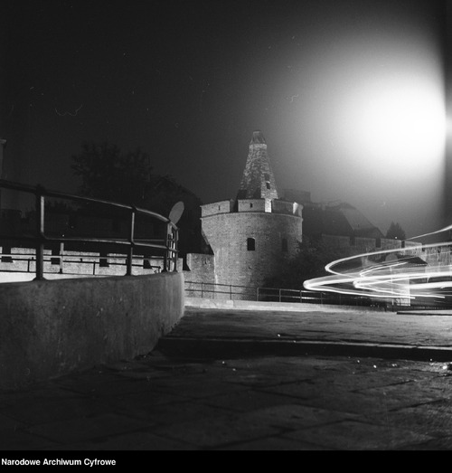 Stare Miasto nocą – 1975 r. (fot. z zasobu NAC)
