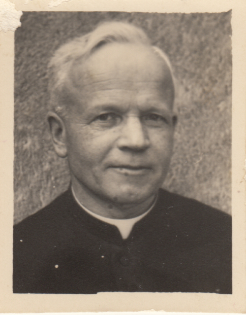 Ksiądz Franciszek Paściak, proboszcz parafii w Dylągowej (fot ze zbiorów Marcina Bukały)
