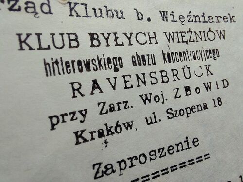 Pieczątka Klubu Byłych Więźniów hitlerowskiego obozu koncentracyjnego Ravensbrück przy Zarządzie Wojewódzkim ZBoWiD w Krakowie