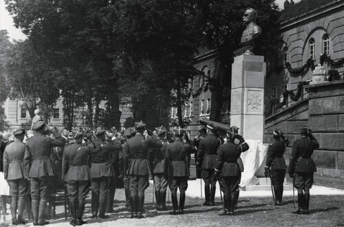 Odsłonięcie pomnika Józefa Piłsudskiego na terenie Fortu Winiary, 1930 rok