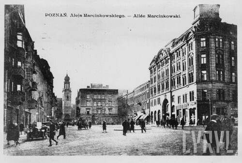 Poznań na przełomie XIX i XX wieku. Ulica Wilhelmowska (dzisiaj Al. Marcinkowskiego) w kierunku północnym, w głębi widoczny niezachowany gmach Dowództwa V Korpusu na pl. Działowym