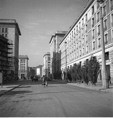 Widok od ul. Kruczej w kierunku ul. Koszykowej