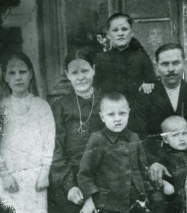 Najmłodszy miał roczek. Rodzina Kowalskich i jej sąsiedzi (Stary Ciepielów i Rekówka k. Radomia)