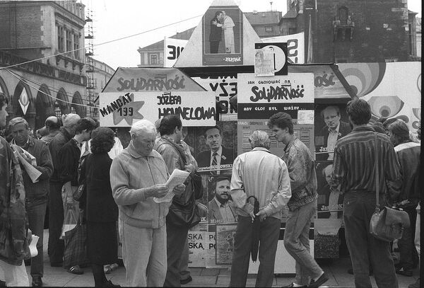 Spojrzeć w oczy klęsce. Komuniści po wyborach w czerwcu 1989 r.